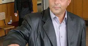 Врагове клепали кмета на Пиргово с любовен компромат