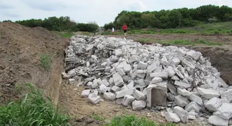 Птицекомбинатът в Червена вода с акт за частен път с опасни отпадъци