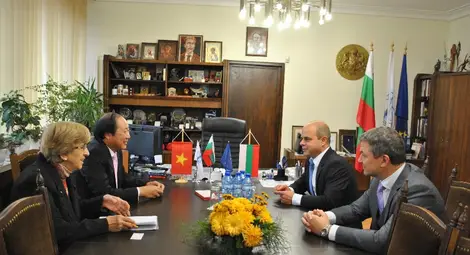 Виетнам предлага Русе да стане врата за негови стоки