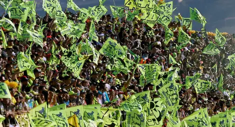 Хиляди фенове изпратиха подобаващо "Доктора".