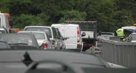 Тежка верижна катастрофа с 40 коли край Ихтиман, десетки са ранени