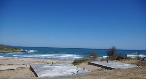 Строежът на плажа в залива Корал е временно спрян Строежът на плажа в залива Корал е временно спрян