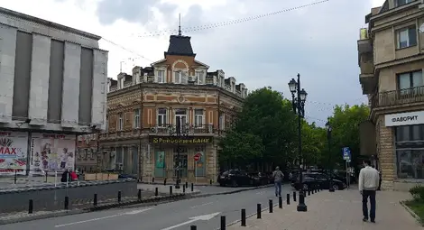 Райфайзенбанк преиздава безплатно карти на клиенти в Русе