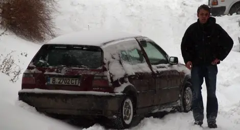 АПИ: Шофирането е опасно поради силен снеговалеж