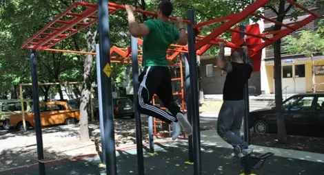 Правят 4 нови спортни  площадки по кварталите