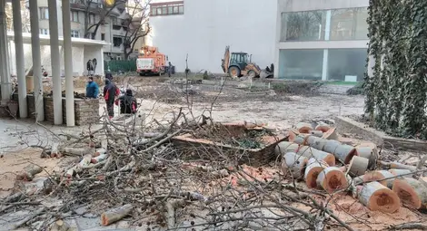 Любимата на поколения русенци лятна градина на &bdquo;Дунав&ldquo; отива в историята