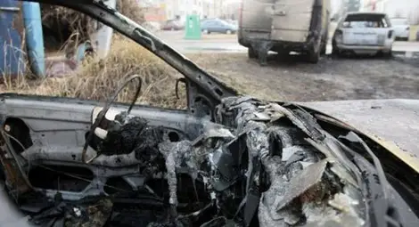 Подпалиха "Хамър" и още 3 коли на общинар от ГЕРБ