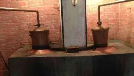 Мастори на кайсиевата останаха без три казана Мастори на кайсиевата останаха без три казана