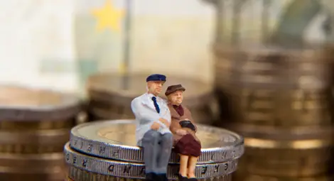 Трите страни, в които пенсиите на хората са по-големи от заплатите им