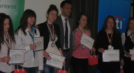 Два медала спечелиха математици на състезание за финансова грамотност