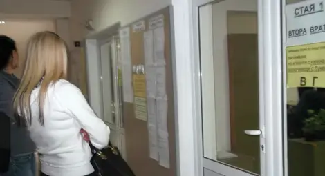 НСИ: Броят на заетите лица спада с 3%