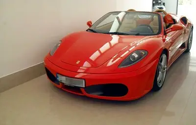 Ферари за 9 хил. лв. профучало през изкривената система за облагане на имущества