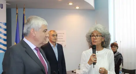 Лили Ганчева благодари на Николае Барбу и общинските съветници на Гюргево. Снимка: ОА Лили Ганчева благодари на Николае Барбу и общинските съветници на Гюргево. Снимка: ОА