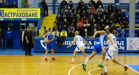 &bdquo;Дунав 8806&ldquo; губи с 4 точки  артилерийско шоу в Монтана