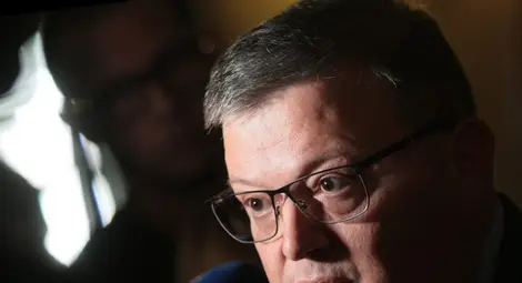 Радев издаде указ за освобождаването на Цацаров като главен прокурор