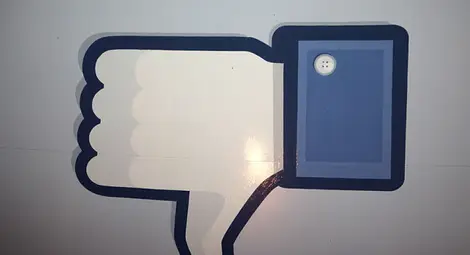 "Фейсбук" работи по Dislike бутон