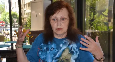 Деспина Николова обича чинията й да е препълнена със... задачи