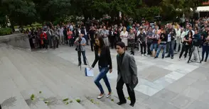 57-годишна студентка сяда  на банките в университета