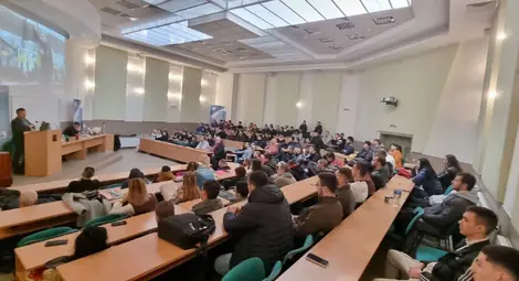 Студенти от Русенския университет се запознаха с дейността и възможностите за стаж и работа във вагоноремонтен и вагоностроителен завод &bdquo;Тракция&ldquo; АД