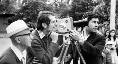 Георги Киряков наблюдава работата на младите Николай Василев и Владимир Илиев. Георги Киряков наблюдава работата на младите Николай Василев и Владимир Илиев.