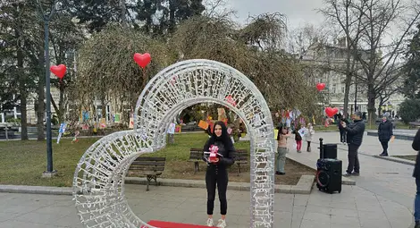 Валентинката на победителката в конкурса на "Дунавско сияние" изработена с техники от полиграфията