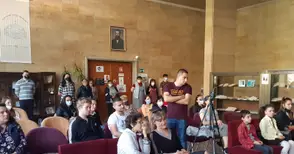 Детски списания на век и половина украсиха празника на библиотекарите