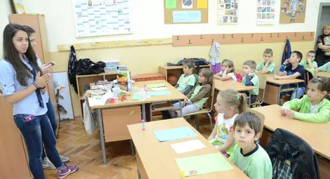 Второкласници от &bdquo;Вазов&ldquo; вече знаят защо отпадъците се събират разделно