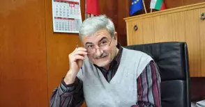 Обиденият Райнов мълчи за резултатите от изпитите