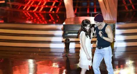 Ненчо вае фигурата на Мегън Трейнър в &bdquo;Като две капки вода&ldquo; с помощта на яйца и козунаци