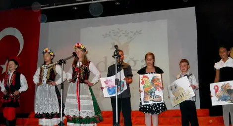 Деца от Бяла научиха испанчета  да пеят песента &bdquo;Рипни, Калинке!&ldquo;