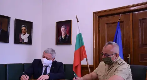Русенският университет подписа договор за сътрудничество с Военна академия "Г.С.Раковски"