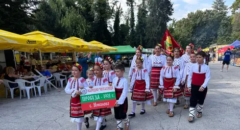 &bdquo;Веселчани&ldquo; от Добрич станаха големите победители на Националния фолклорен фестивал в Николово