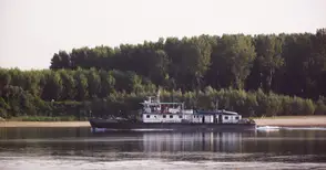 Нивото на реката пада заради липса на вода в Горен Дунав