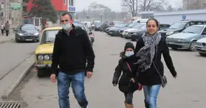 Обявиха грипна епидемия без ваканция за учениците