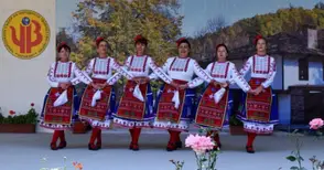 Самодейци от Ценово обраха  овациите на събора в Черни Вит