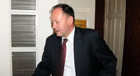 Михаил Миков: Нито сме за повече НАТО у нас, нито за санкции срещу Русия