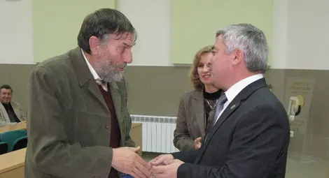 Академик и професор с кристални  отличия на Арнаудовите четения