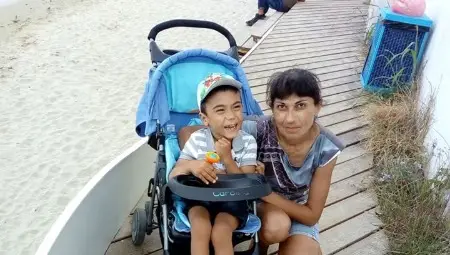 Любознателният Кристиян всеки ден открива света и търси пътища към мечтаното прохождане