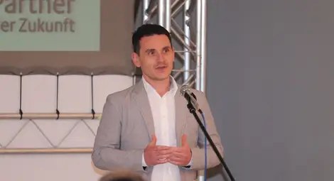 38 зрелостници от Дойче шуле получиха дипломи за владеене на немски език на тържествена церемония в зала "Европа" /галерия/