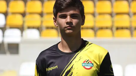 15-годишен русенски суперталант  дебютира в елитната Ефбет Лига