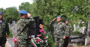 Командоси отдадоха почит на загиналия в Ирак офицерски кандидат Валентин Донев