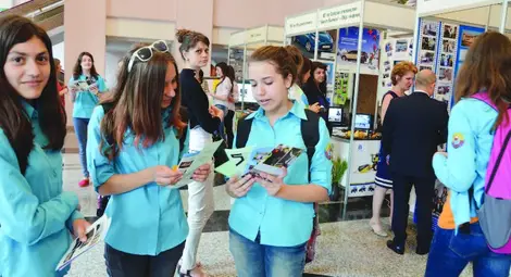 Изложението на средните училища - компасът, който помага при избора Изложението на средните училища - компасът, който помага при избора