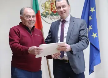 Областната управа на Русе отличи юбиляря Севдалин Петров за забележителната му кариера