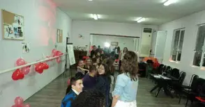 Младите искат половинка с чувство за хумор, умна, добра и скромна