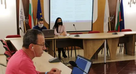 Д-р Христо Метев и д-р Елица Василева запознаха онлайн джипитата с най-новите тенденции в диагностицирането и лечението на К-19