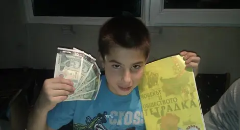 SMS от момиче накара 12-годишния Стивън да скочи от шестия етаж