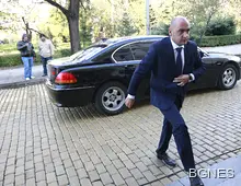 Сестри и министър в схема за европари Сестри и министър в схема за европари