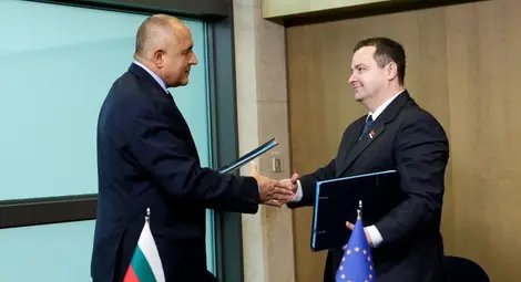 Дачич с агресивен тон: Какви права за българите в Сърбия търси София?