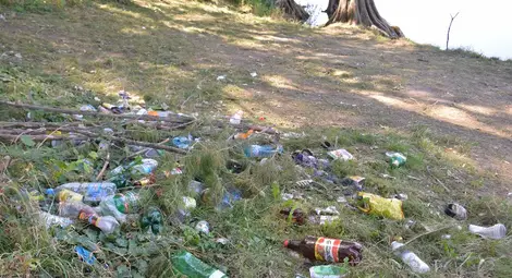 Рибари на Текето: Как може някой да оставя такива боклуци след себе си?!