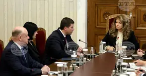 Обществото няма доверие в институциите, каза Ивелин Михайлов от „Величие“